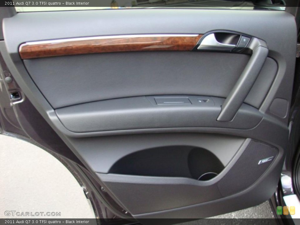 Black Interior Door Panel for the 2011 Audi Q7 3.0 TFSI quattro #39373166