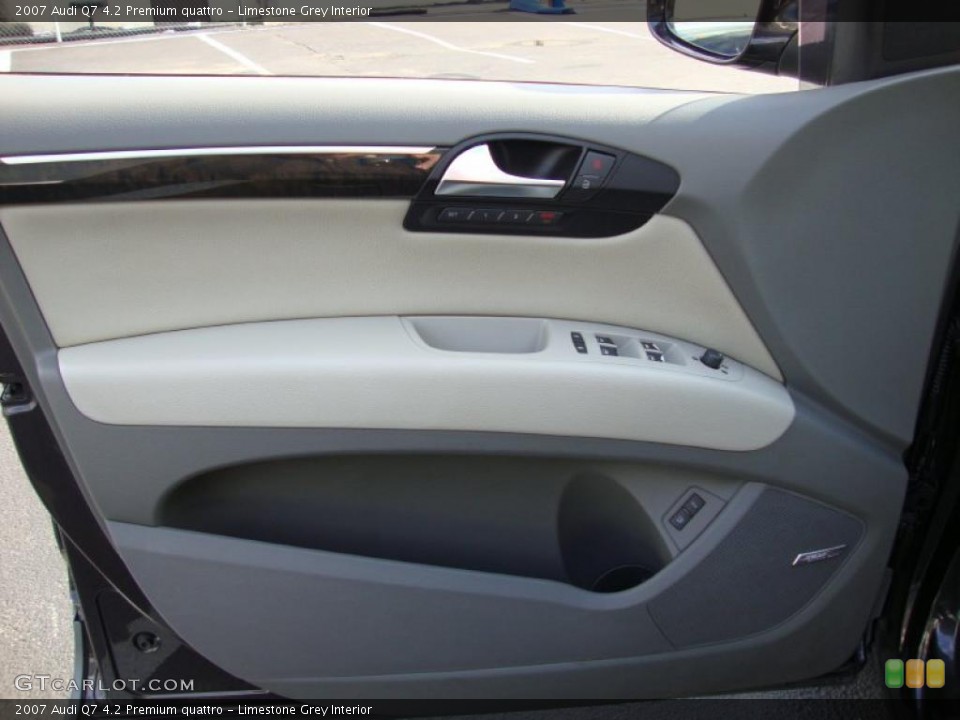 Limestone Grey Interior Door Panel for the 2007 Audi Q7 4.2 Premium quattro #39373610