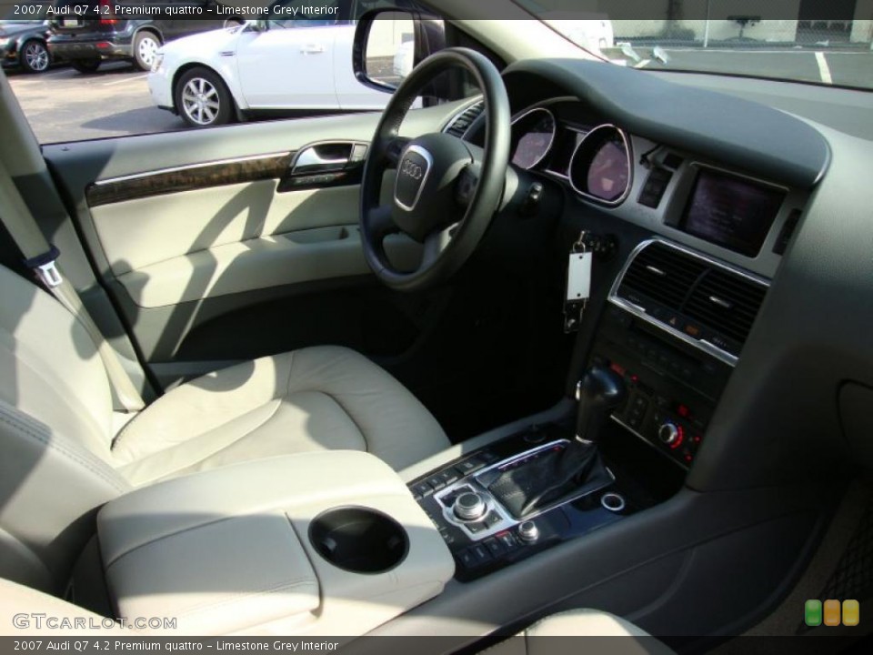 Limestone Grey Interior Dashboard for the 2007 Audi Q7 4.2 Premium quattro #39373710