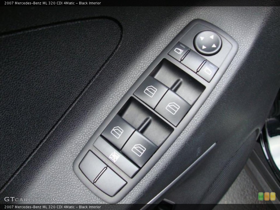 Black Interior Controls for the 2007 Mercedes-Benz ML 320 CDI 4Matic #39375458