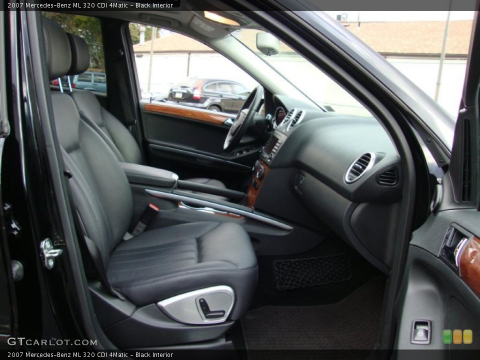 Black Interior Photo for the 2007 Mercedes-Benz ML 320 CDI 4Matic #39375542