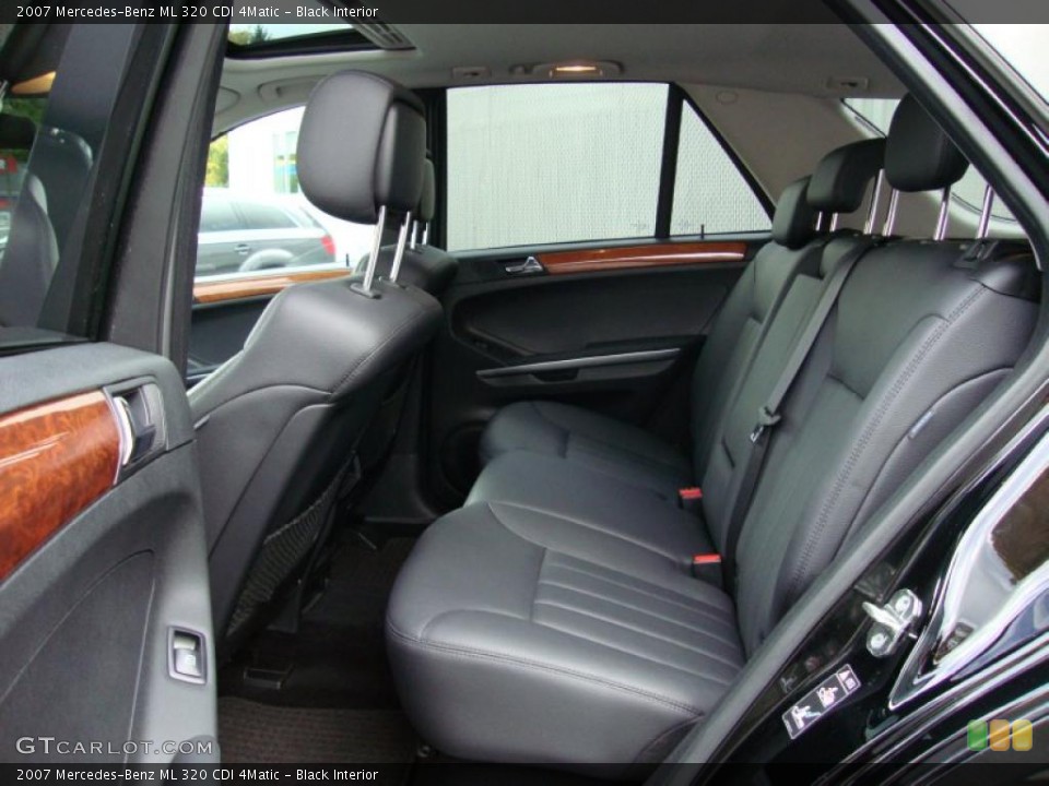 Black Interior Photo for the 2007 Mercedes-Benz ML 320 CDI 4Matic #39375594