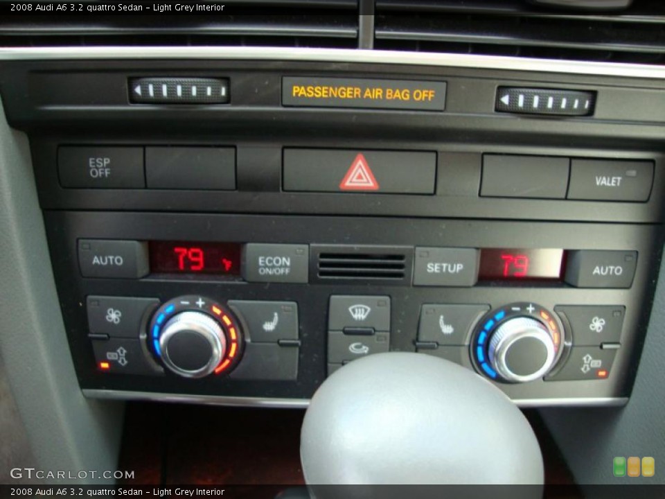 Light Grey Interior Controls for the 2008 Audi A6 3.2 quattro Sedan #39376994