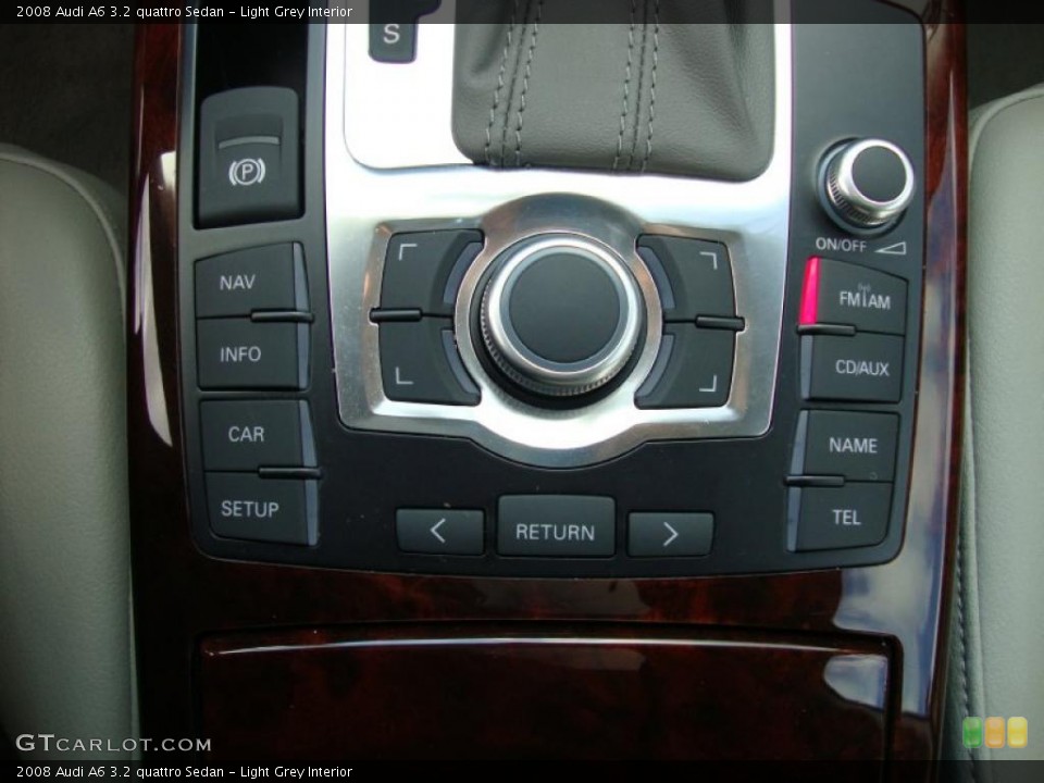 Light Grey Interior Controls for the 2008 Audi A6 3.2 quattro Sedan #39377010