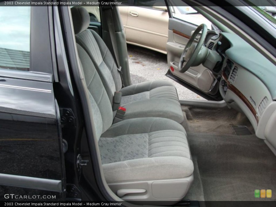 Medium Gray Interior Photo for the 2003 Chevrolet Impala  #39378294
