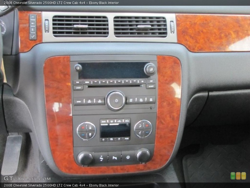 Ebony Black Interior Controls for the 2008 Chevrolet Silverado 2500HD LTZ Crew Cab 4x4 #39382133