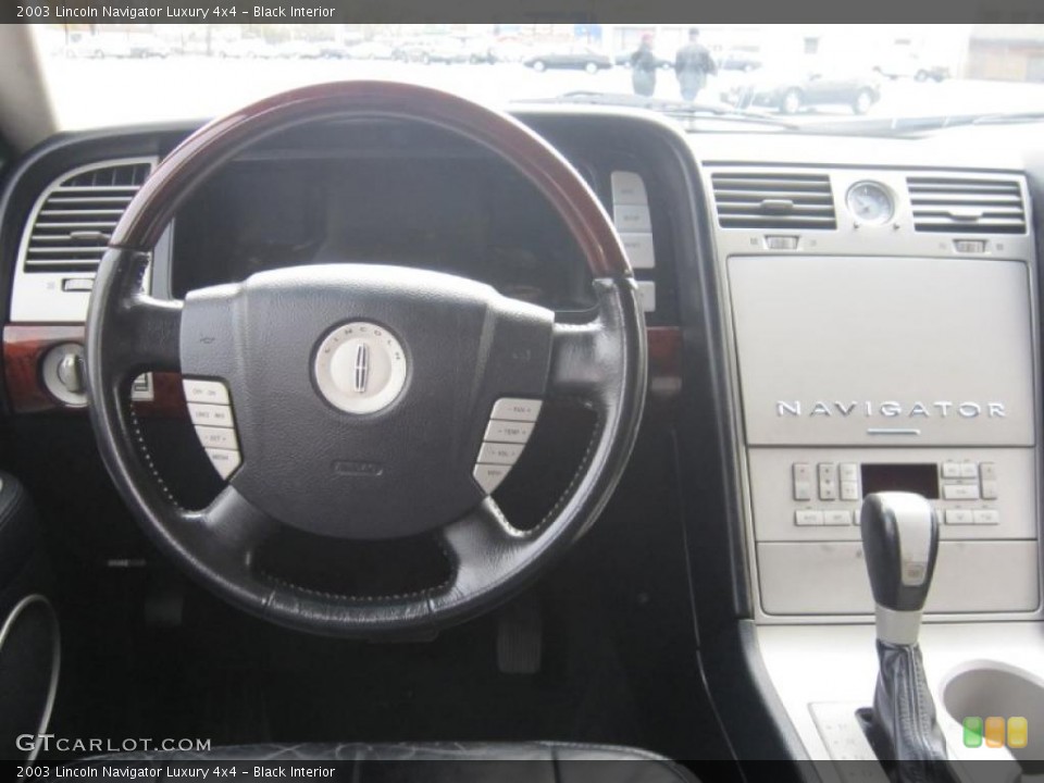 Black Interior Controls for the 2003 Lincoln Navigator Luxury 4x4 #39383889
