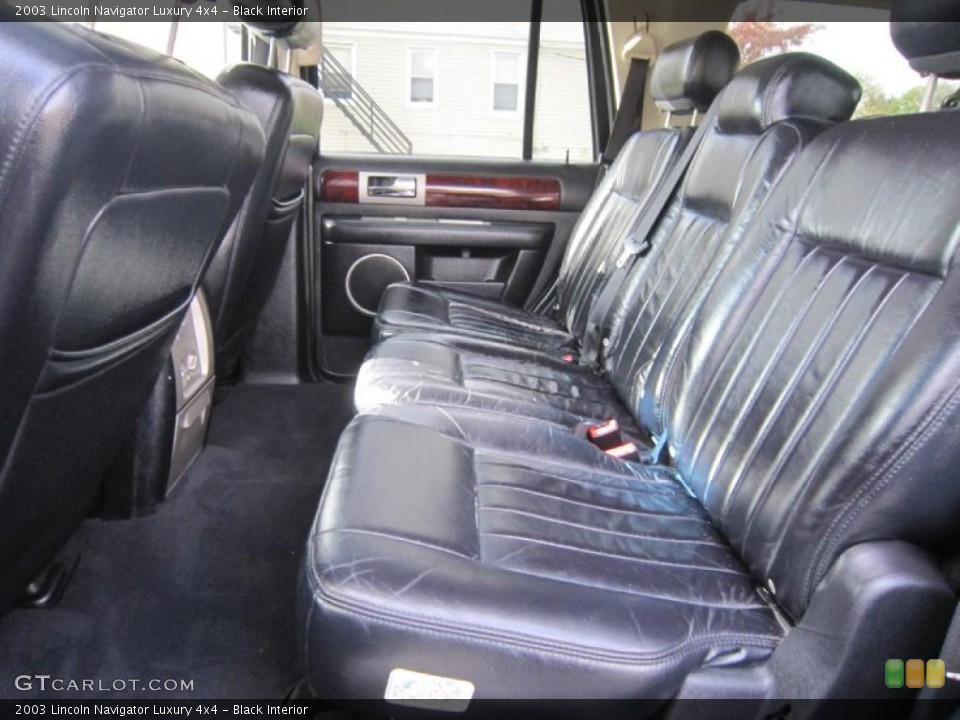 Black Interior Photo for the 2003 Lincoln Navigator Luxury 4x4 #39383913