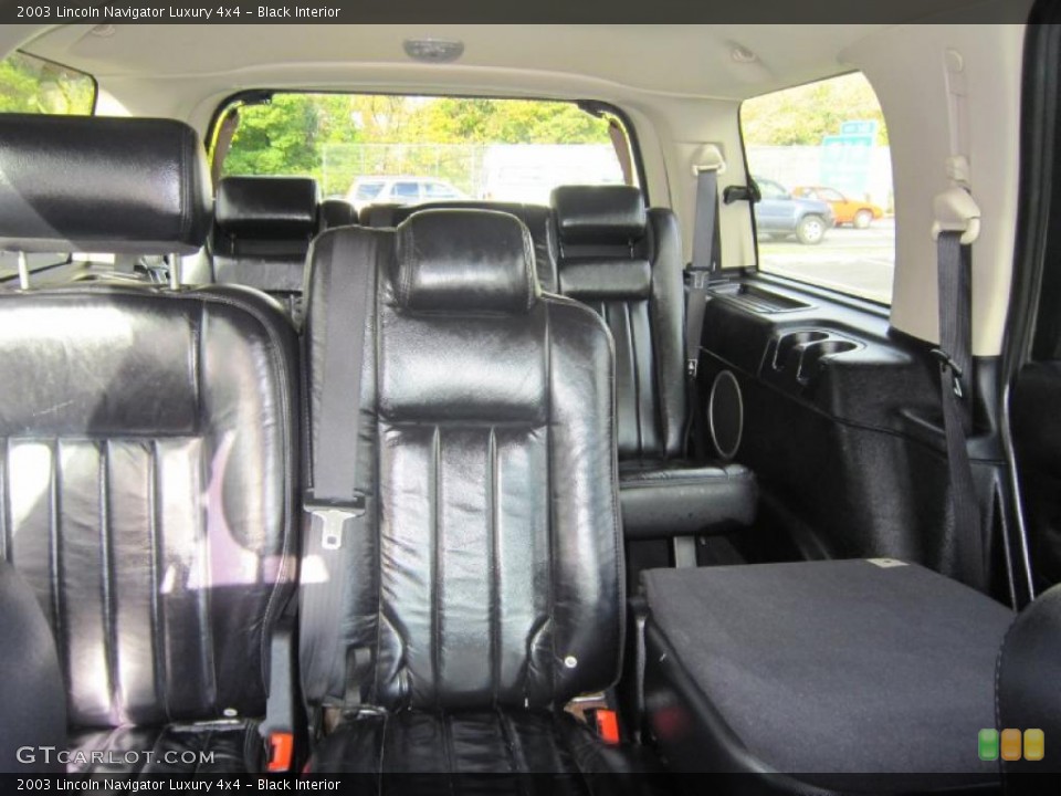 Black Interior Photo for the 2003 Lincoln Navigator Luxury 4x4 #39383937