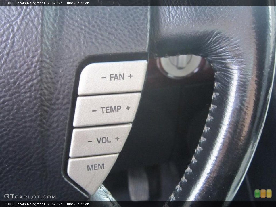 Black Interior Controls for the 2003 Lincoln Navigator Luxury 4x4 #39383981