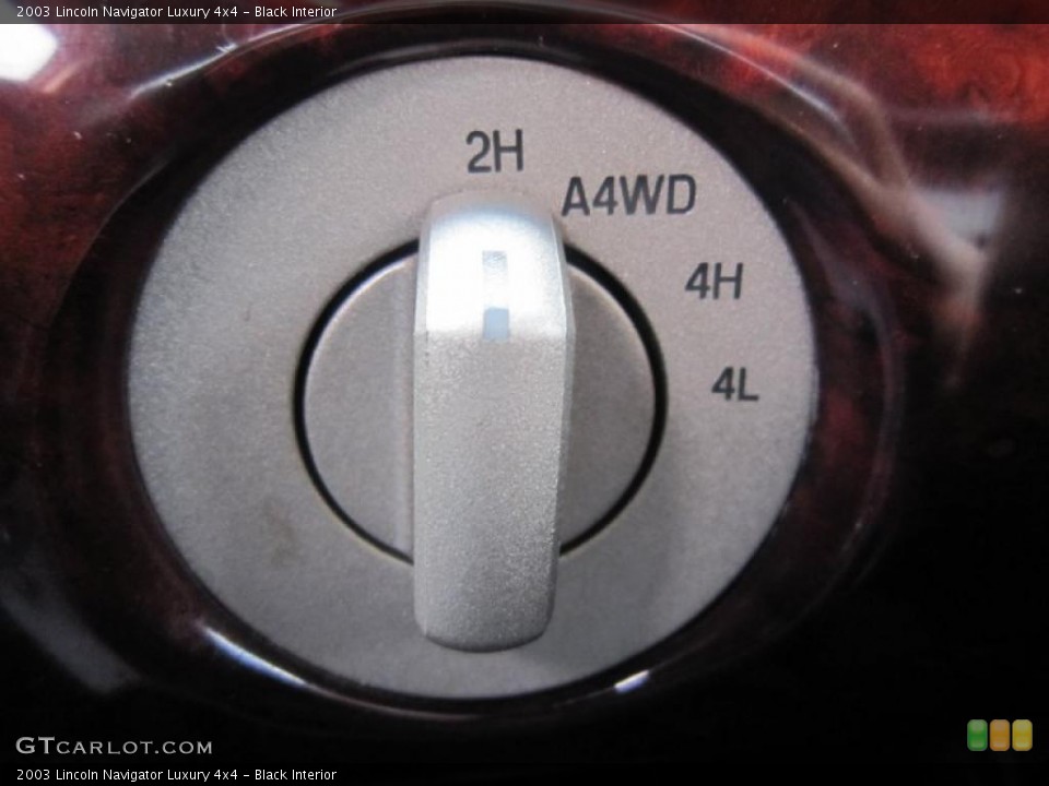Black Interior Controls for the 2003 Lincoln Navigator Luxury 4x4 #39383997