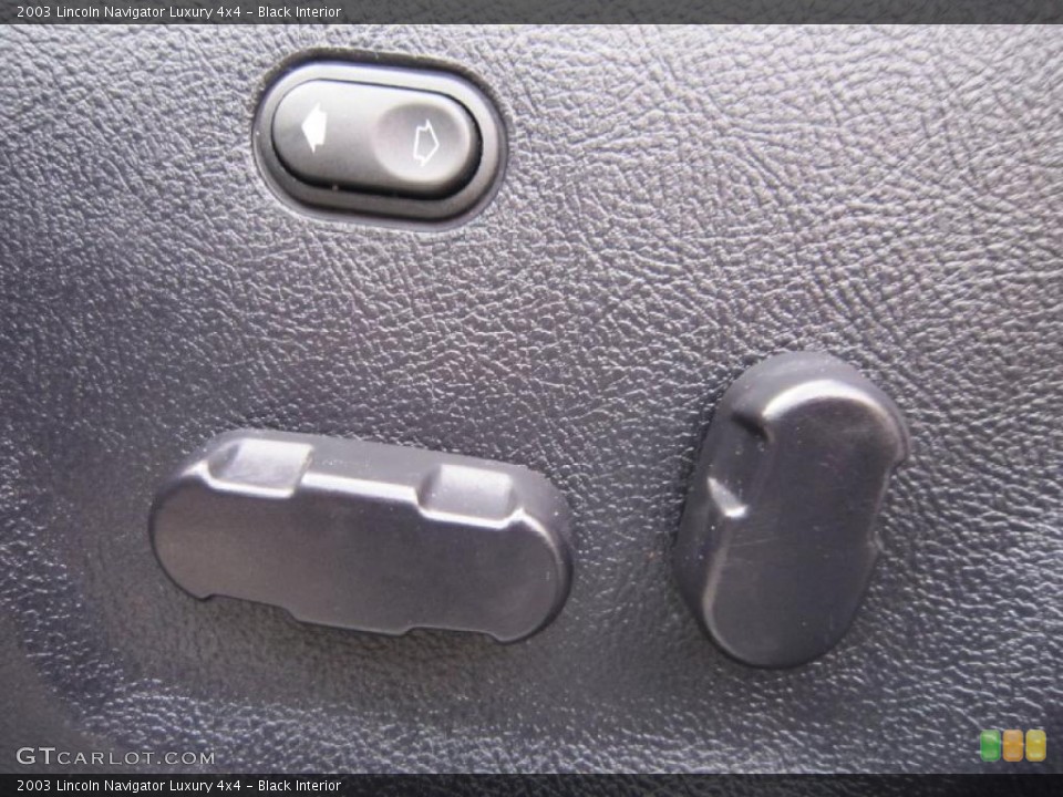 Black Interior Controls for the 2003 Lincoln Navigator Luxury 4x4 #39384013