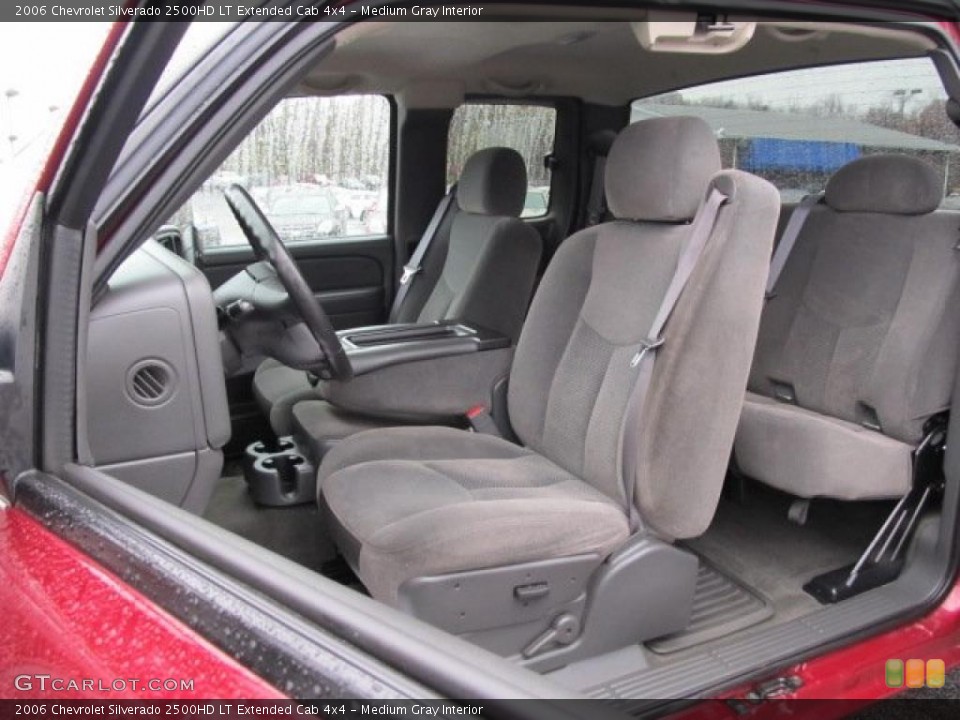 Medium Gray Interior Photo for the 2006 Chevrolet Silverado 2500HD LT Extended Cab 4x4 #39385069