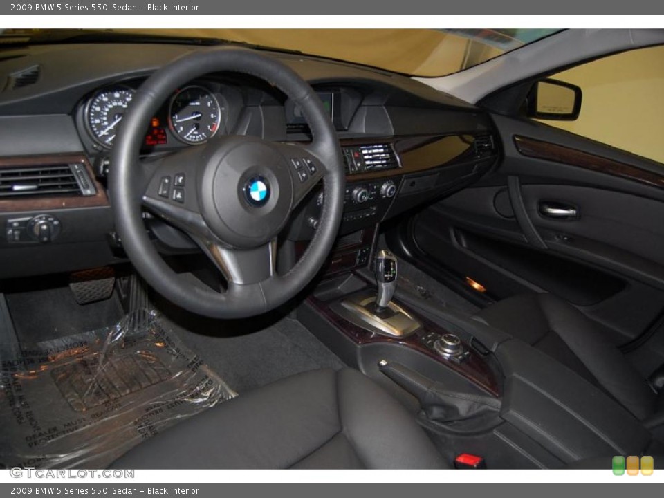 Black Interior Prime Interior for the 2009 BMW 5 Series 550i Sedan #39386469