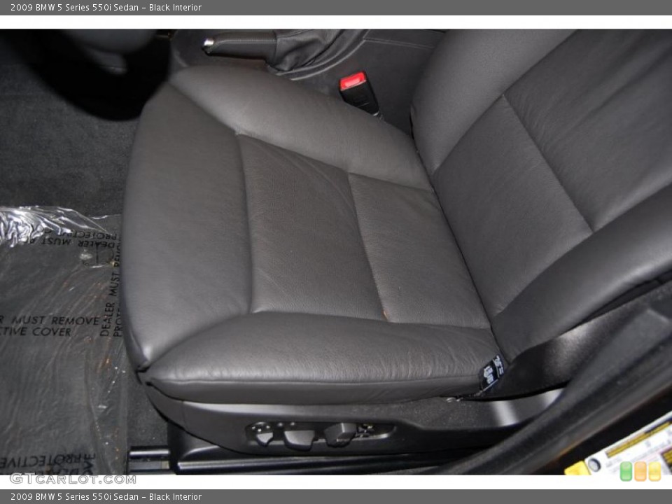 Black Interior Photo for the 2009 BMW 5 Series 550i Sedan #39386485