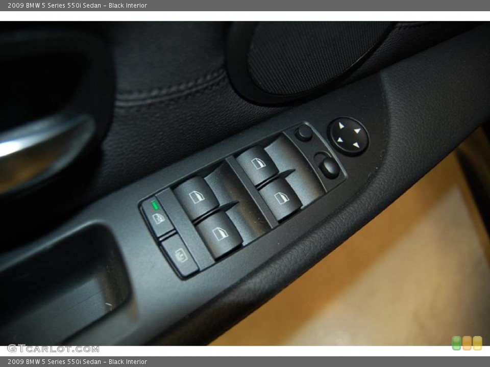 Black Interior Controls for the 2009 BMW 5 Series 550i Sedan #39386517