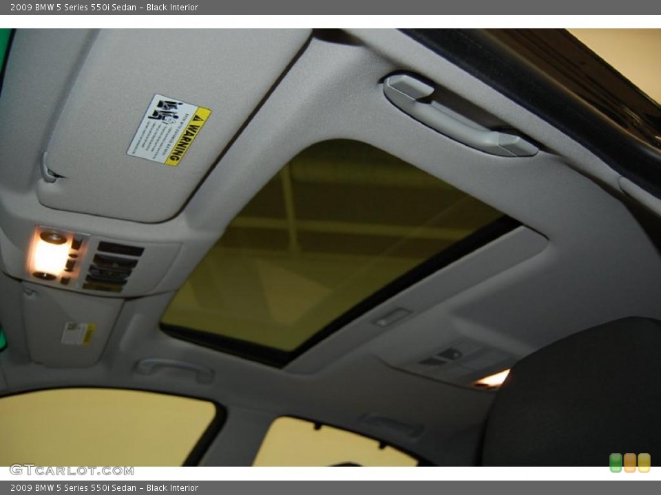 Black Interior Sunroof for the 2009 BMW 5 Series 550i Sedan #39386549