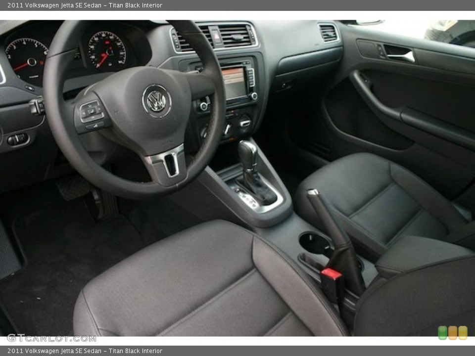 Titan Black Interior Dashboard for the 2011 Volkswagen Jetta SE Sedan #39386657