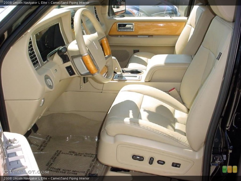 Camel/Sand Piping Interior Photo for the 2008 Lincoln Navigator L Elite #39390405