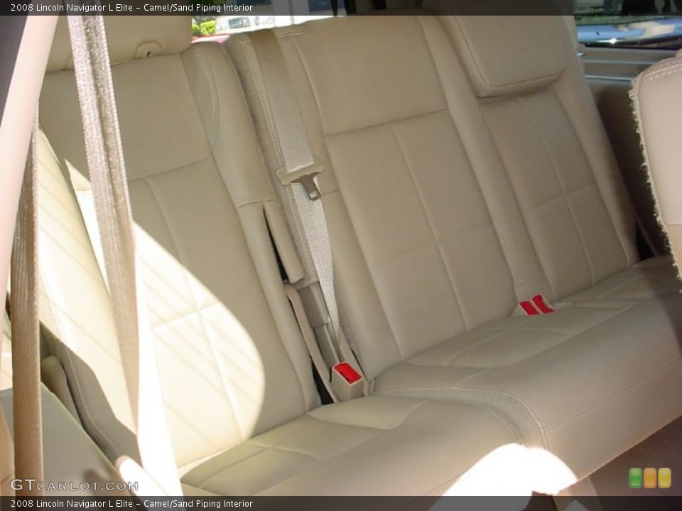 Camel/Sand Piping Interior Photo for the 2008 Lincoln Navigator L Elite #39390457