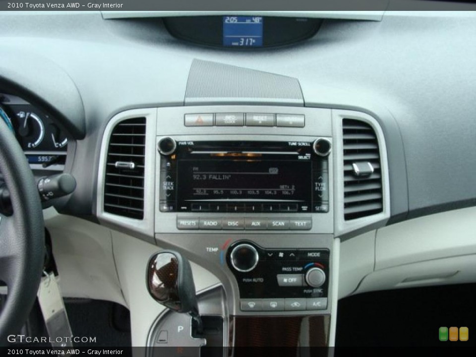 Gray Interior Controls for the 2010 Toyota Venza AWD #39390585