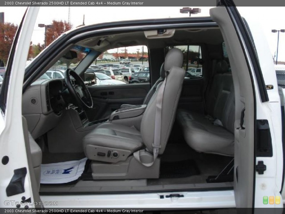 Medium Gray Interior Photo for the 2003 Chevrolet Silverado 2500HD LT Extended Cab 4x4 #39395437