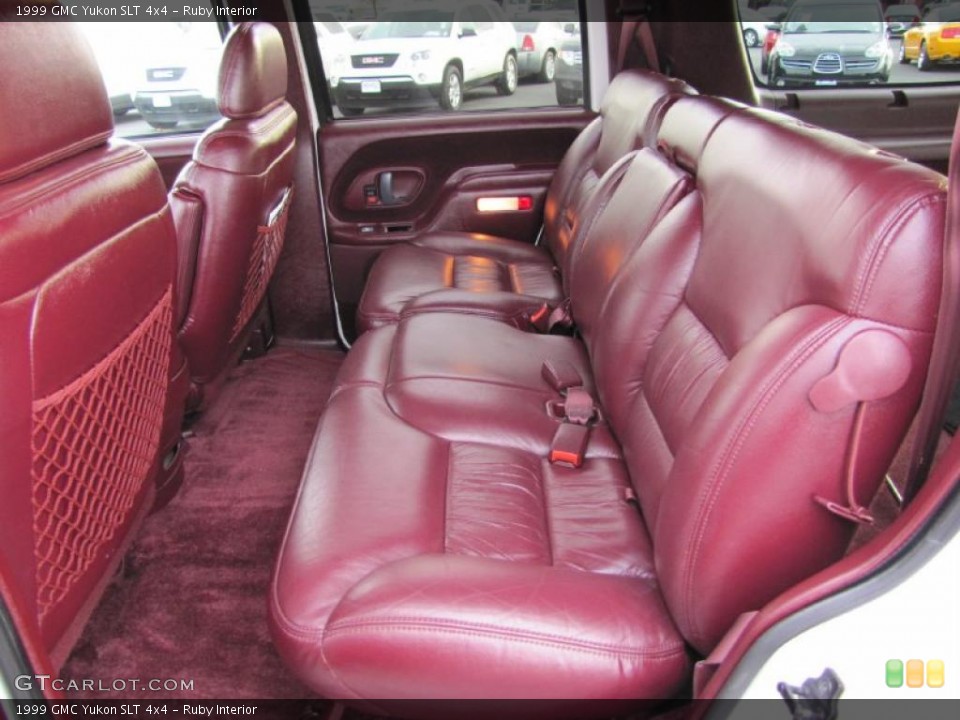 Ruby Interior Photo for the 1999 GMC Yukon SLT 4x4 #39397929