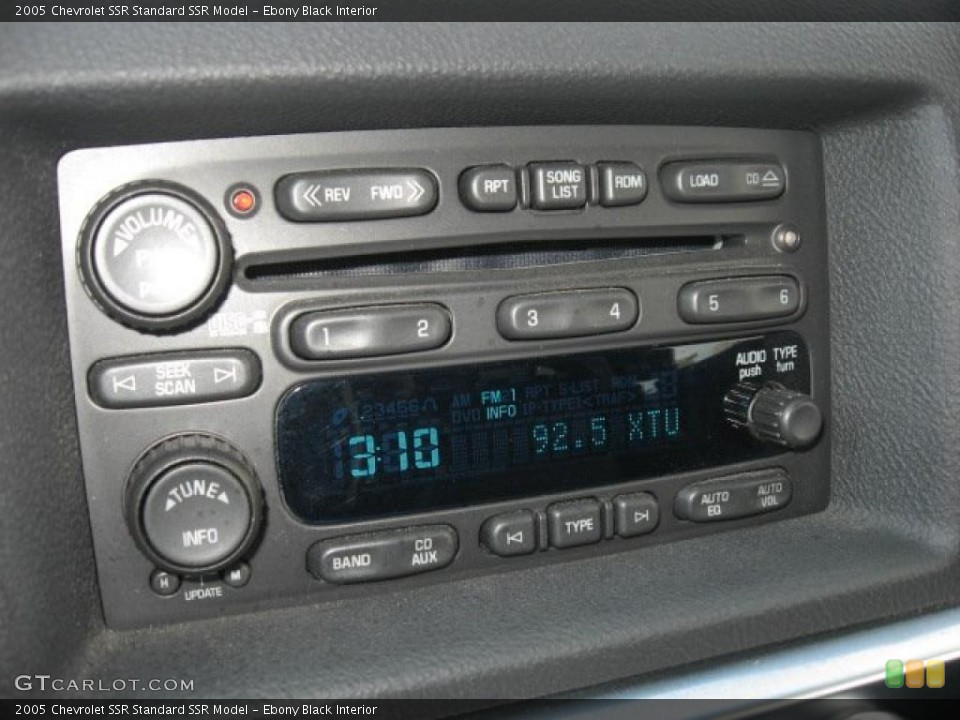 Ebony Black Interior Controls for the 2005 Chevrolet SSR  #39400053