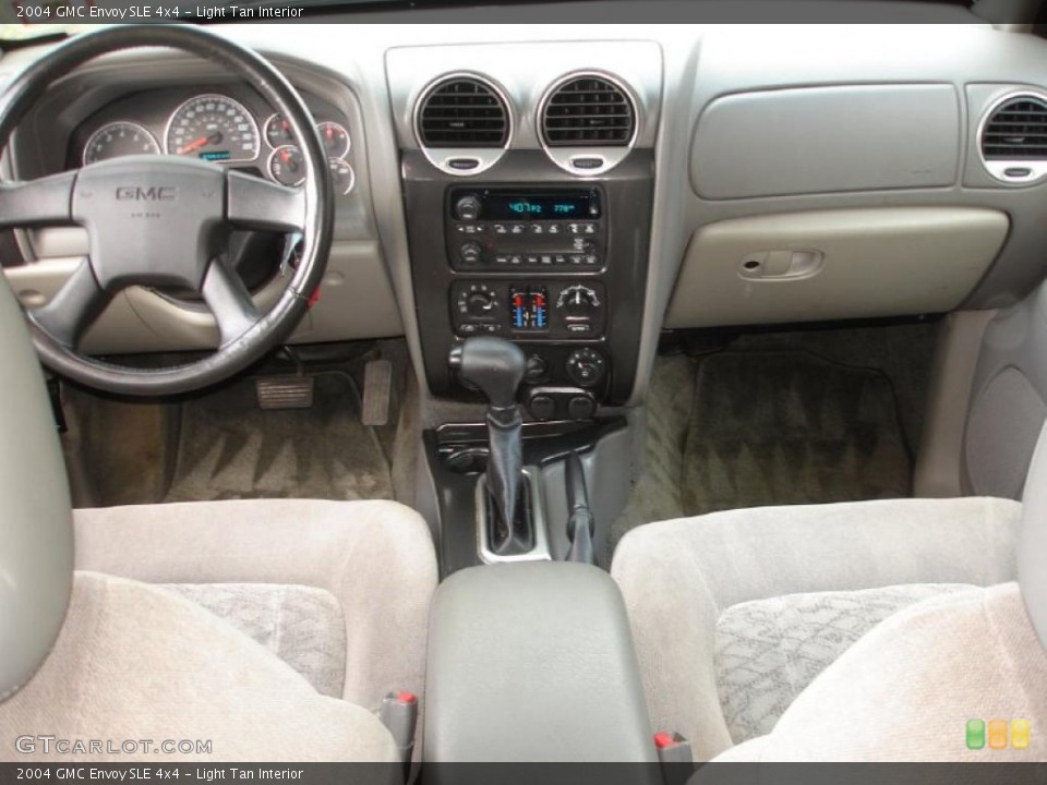 Light Tan Interior Dashboard for the 2004 GMC Envoy SLE 4x4 #39402817