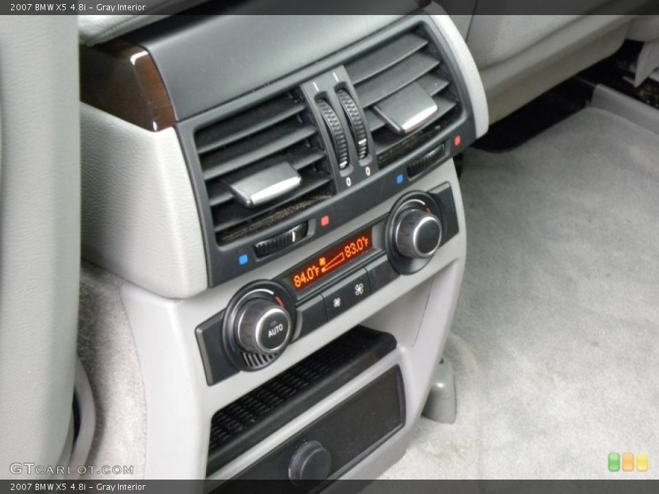 Gray Interior Controls for the 2007 BMW X5 4.8i #39403254