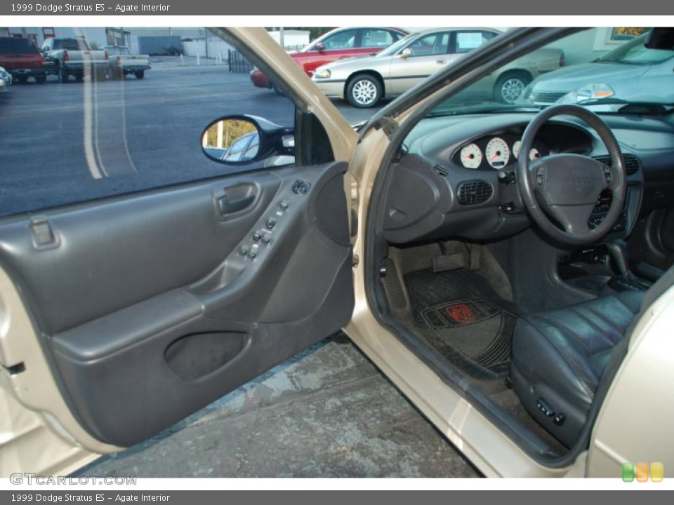 Agate Interior Photo for the 1999 Dodge Stratus ES #39404621