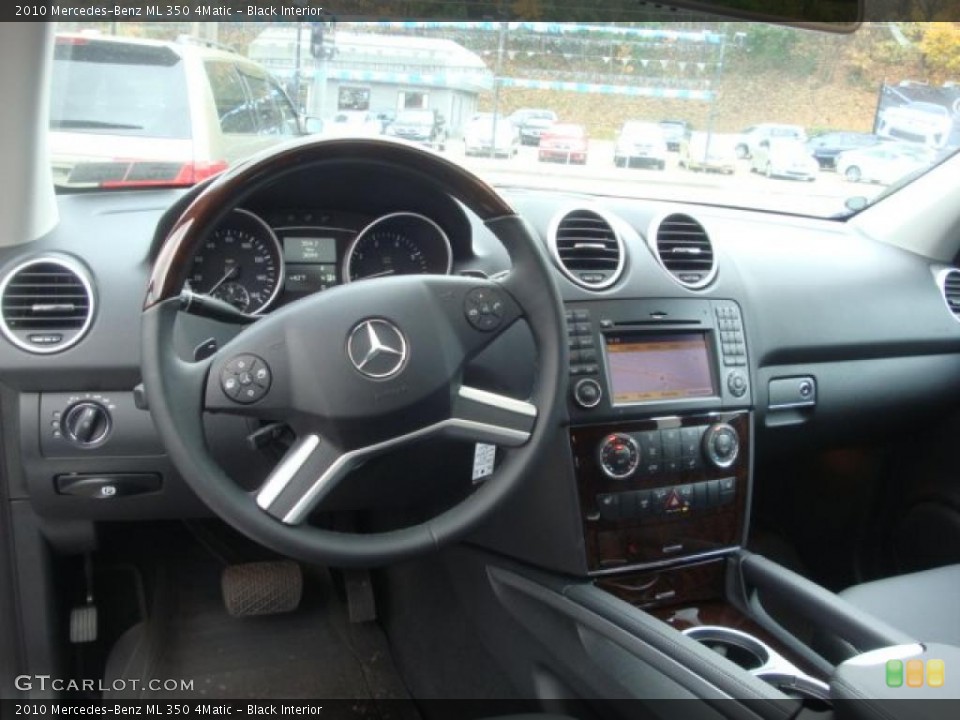 Black Interior Prime Interior for the 2010 Mercedes-Benz ML 350 4Matic #39409405