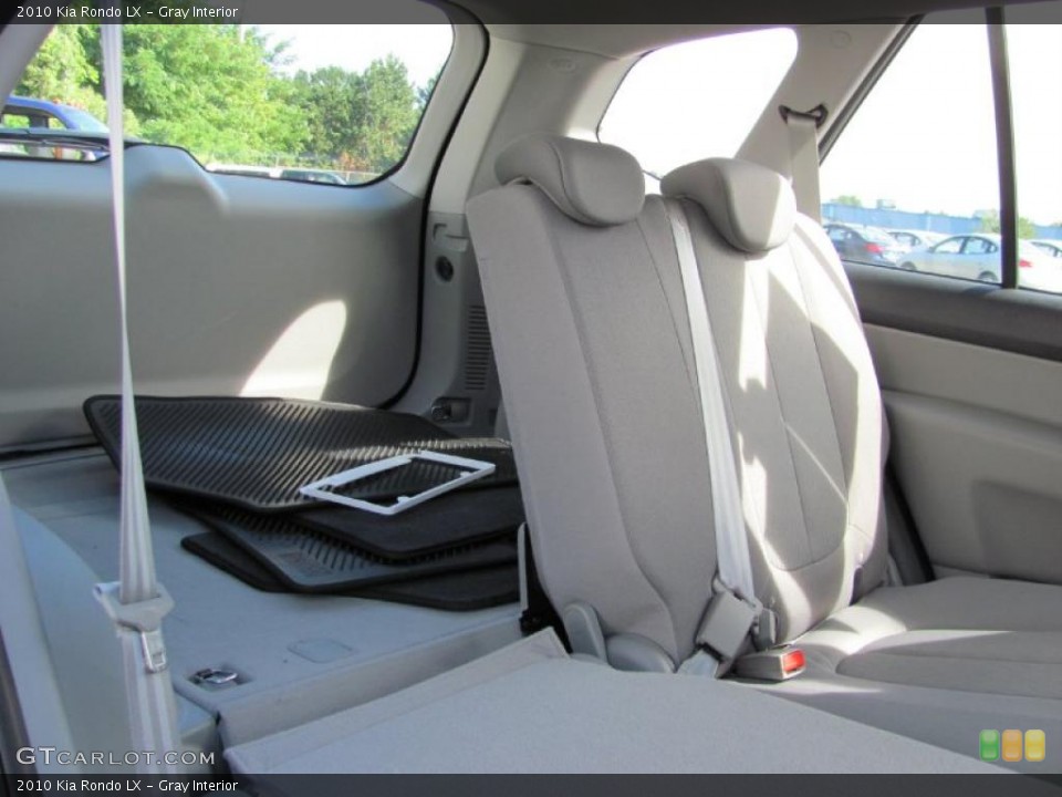 Gray Interior Photo for the 2010 Kia Rondo LX #39411557