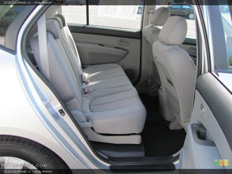 Gray Interior Photo for the 2010 Kia Rondo LX #39411837