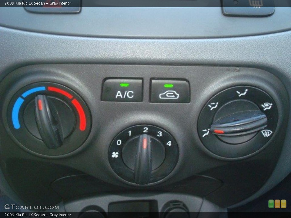 Gray Interior Controls for the 2009 Kia Rio LX Sedan #39412777