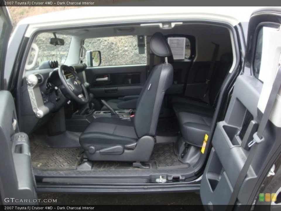 Dark Charcoal Interior Photo for the 2007 Toyota FJ Cruiser 4WD #39418905