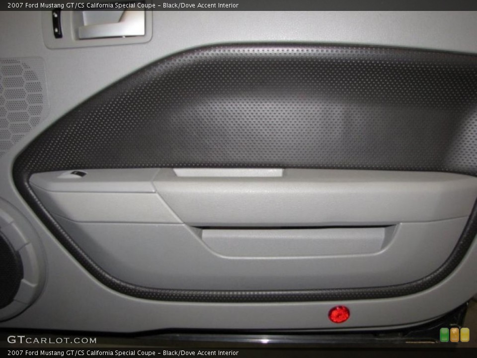 Black/Dove Accent Interior Door Panel for the 2007 Ford Mustang GT/CS California Special Coupe #39419353