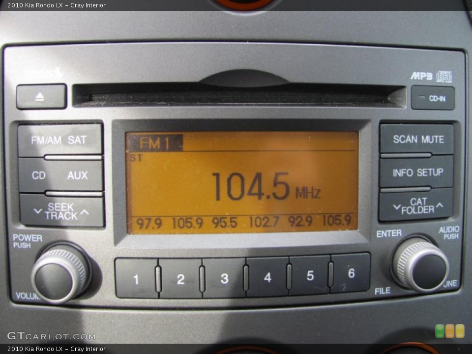 Gray Interior Controls for the 2010 Kia Rondo LX #39419885
