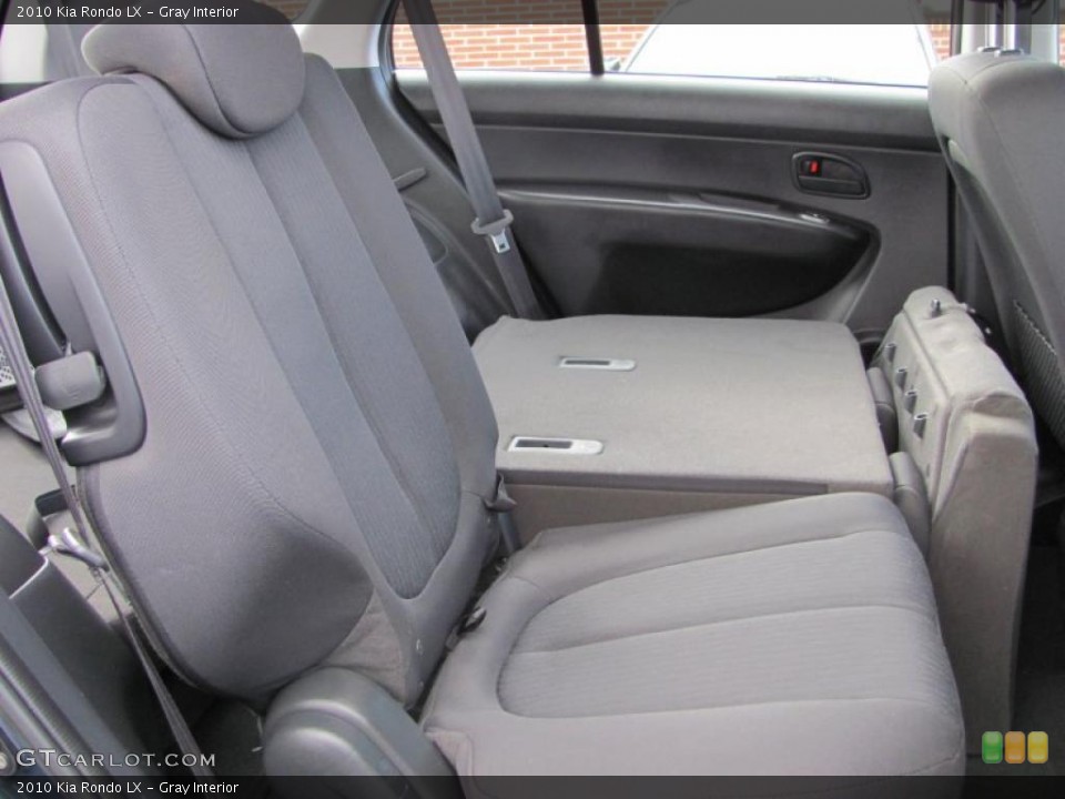 Gray Interior Photo for the 2010 Kia Rondo LX #39420013