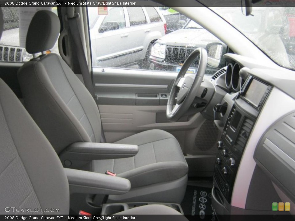Medium Slate Gray/Light Shale Interior Photo for the 2008 Dodge Grand Caravan SXT #39423766
