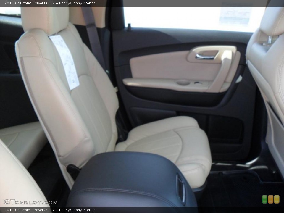 Ebony/Ebony Interior Photo for the 2011 Chevrolet Traverse LTZ #39426846