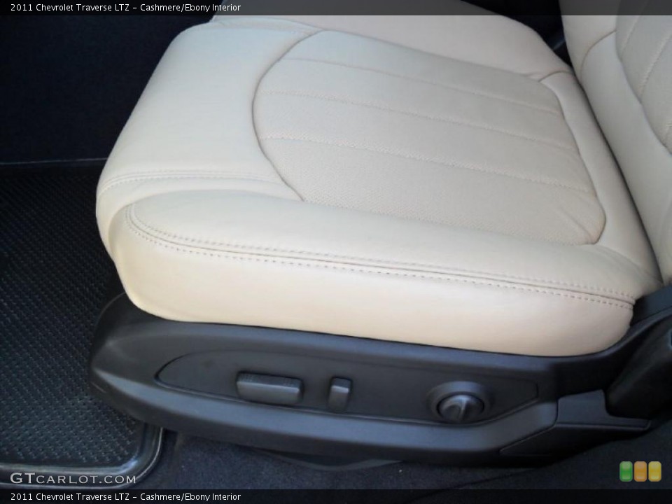 Cashmere/Ebony Interior Photo for the 2011 Chevrolet Traverse LTZ #39427594