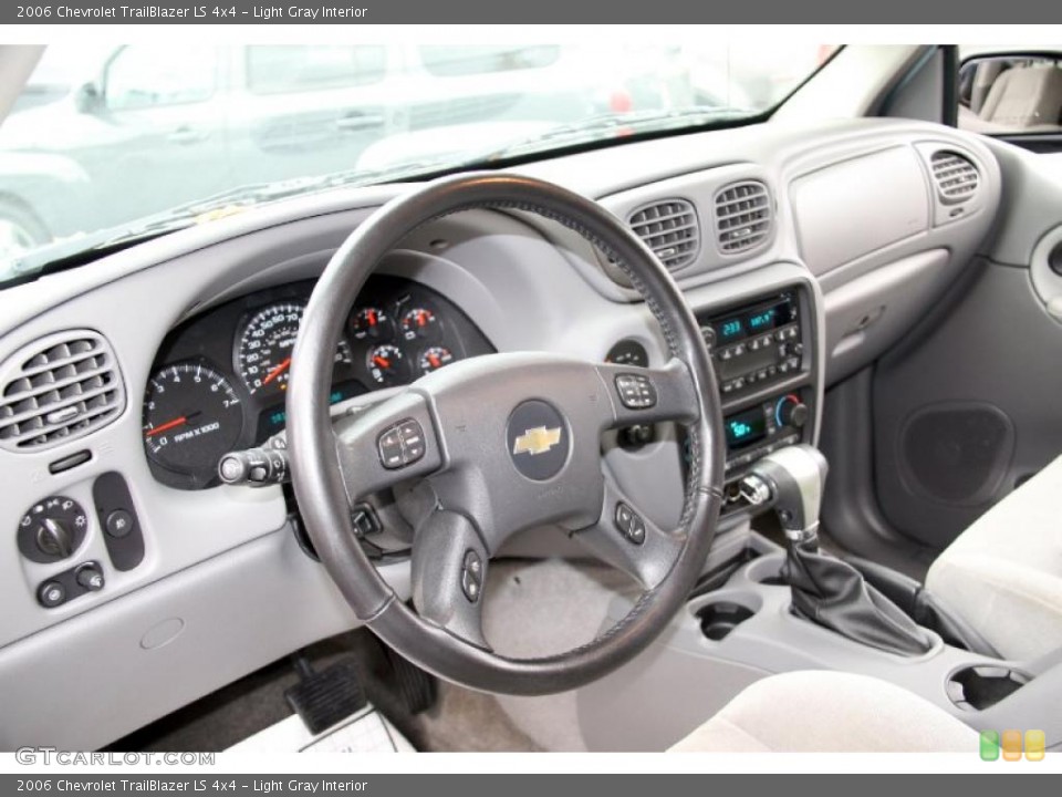 Light Gray Interior Dashboard for the 2006 Chevrolet TrailBlazer LS 4x4 #39427834