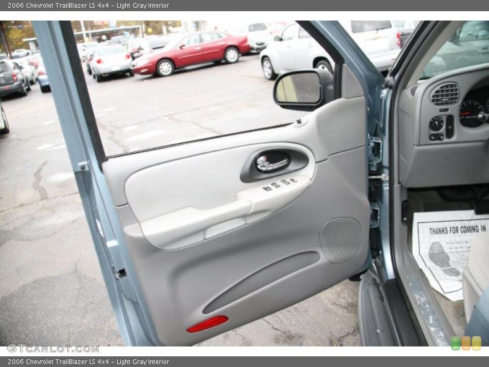 Light Gray Interior Door Panel for the 2006 Chevrolet TrailBlazer LS 4x4 #39427862