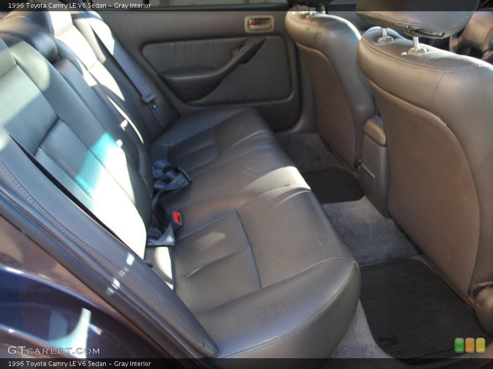 Gray Interior Photo for the 1996 Toyota Camry LE V6 Sedan #39428510