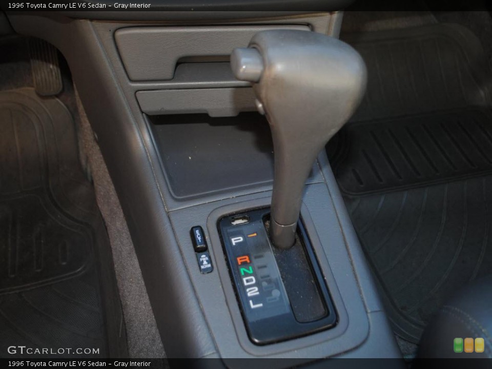 Gray Interior Transmission for the 1996 Toyota Camry LE V6 Sedan #39428622