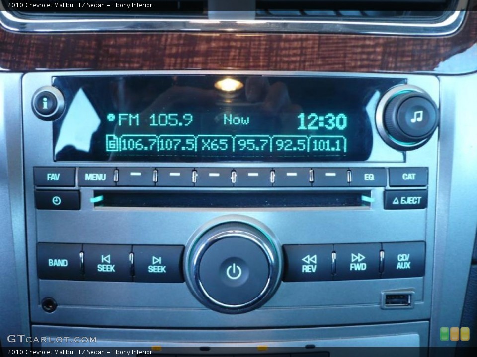 Ebony Interior Controls for the 2010 Chevrolet Malibu LTZ Sedan #39429946