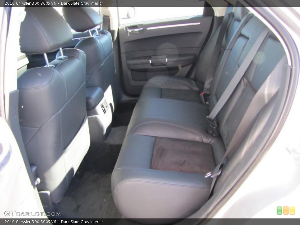 Dark Slate Gray Interior Photo for the 2010 Chrysler 300 300S V6 #39432090