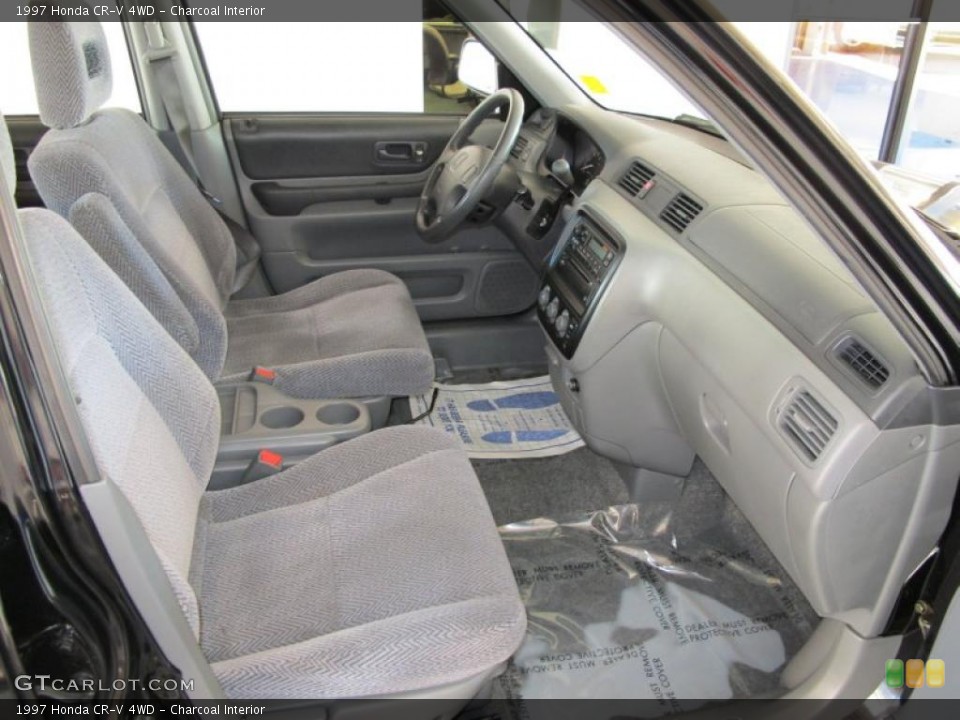 Charcoal Interior Photo for the 1997 Honda CR-V 4WD #39440038