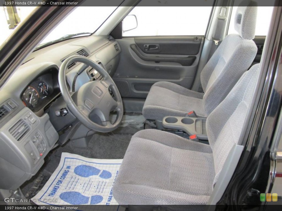 Charcoal Interior Photo for the 1997 Honda CR-V 4WD #39440082